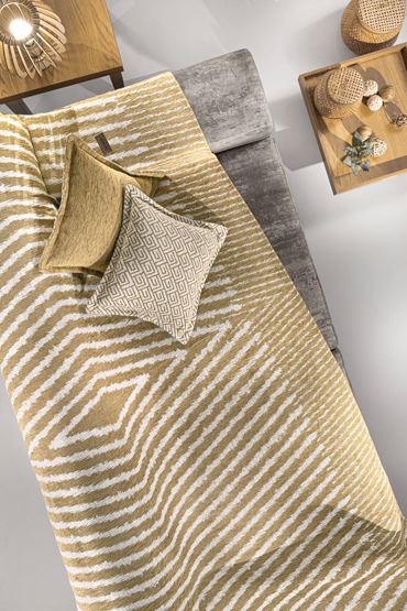 Guy Laroche Ριχτάρι Διθέσιου Καναπέ Norton Golden 180x250cm