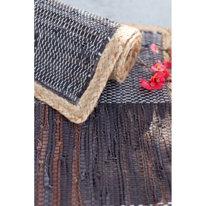 Liberta - Maison DARK Xali Dermatino/Gouta Mavro/Mpez 60x90cm 020525