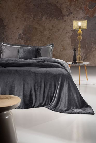 Guy Laroche Κουβέρτα Velvet Anthracite Υπέρδιπλη 220X240 δύο όψεων Και Δώρο Διακοσμητική Μαξιλαροθήκη