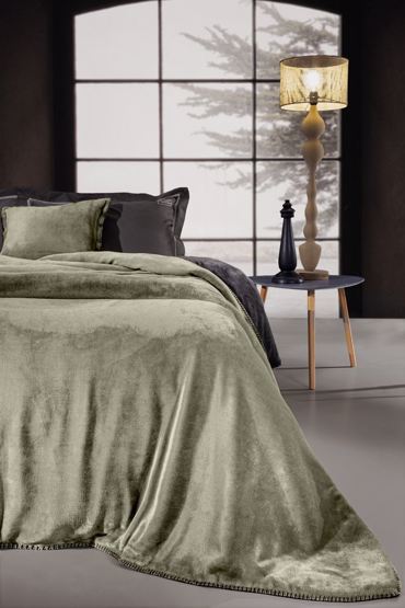 Guy Laroche Κουβέρτα Velvet Khaki Υπέρδιπλη  220X240εκ δύο Όψεων και Δώρο Διακοσμητική Μαξιλαροθήκη 